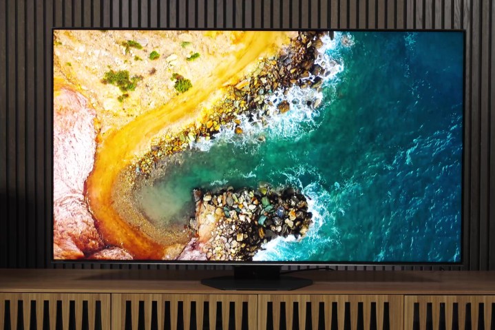 Hisense U8N TV display setup